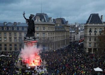 France - Gilets Jaunes : 1723 interpellations, 1220 gardes à vue