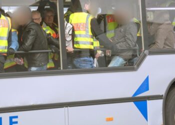 20 migrants clandestins expuls&eacute;s d'Allemagne &agrave; l'a&eacute;roport d'Enfidha