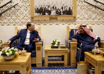 En Arabie Saoudite, Youssef Chahed signe des accords d'une valeur de 350 MD
