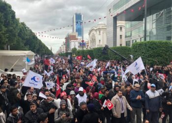 Ennahdha en d&eacute;monstration de force &agrave; l&rsquo;Avenue Habib Bourguiba