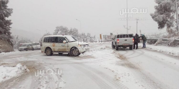 Jendouba : Routes bloquées et cours suspendus à cause des neiges