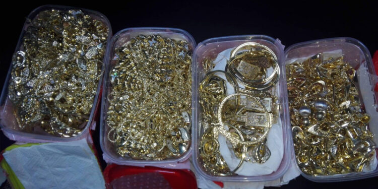 En moins d'une semaine, 90 kilos d'or saisis aux frontières