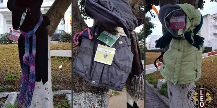 Tunisie : Des v&ecirc;tements chauds accroch&eacute;s aux arbres pour les d&eacute;munis !