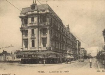 Majestueux, l'un des plus beaux immeubles du Passage se trouve rue de Madrid