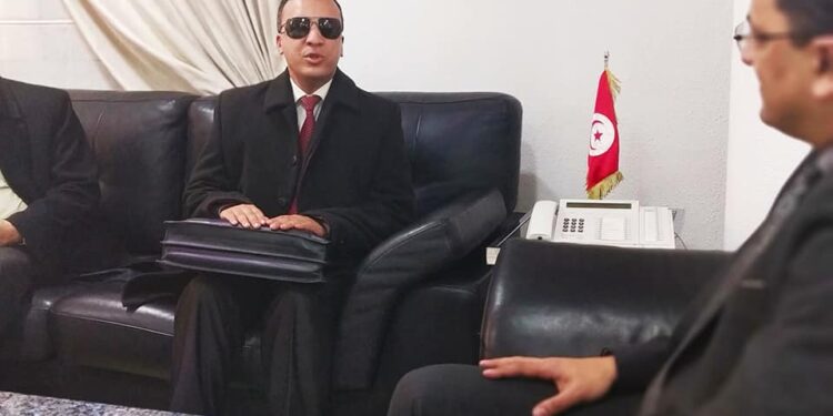 Le premier malvoyant à décrocher son doctorat en Tunisie honoré
