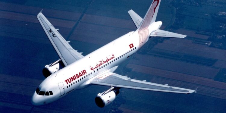 Tunisair pr&eacute;voit le licenciement de 1146 agents
