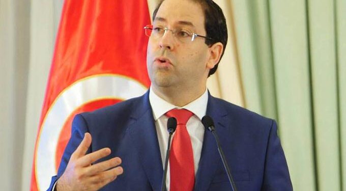 Chahed aux Tunisiens : "Travaillez, travaillez et travaillez !"