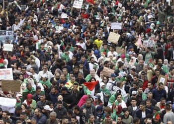 Algérie : Marée humaine historique contre Bouteflika