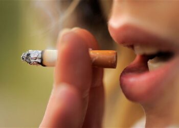 Tunisie : Des enfants fument d&egrave;s l&rsquo;&acirc;ge de 8 ans !
