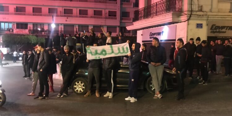 Algérie : Nuit de protestations après l’officialisation de la candidature de Bouteflika
