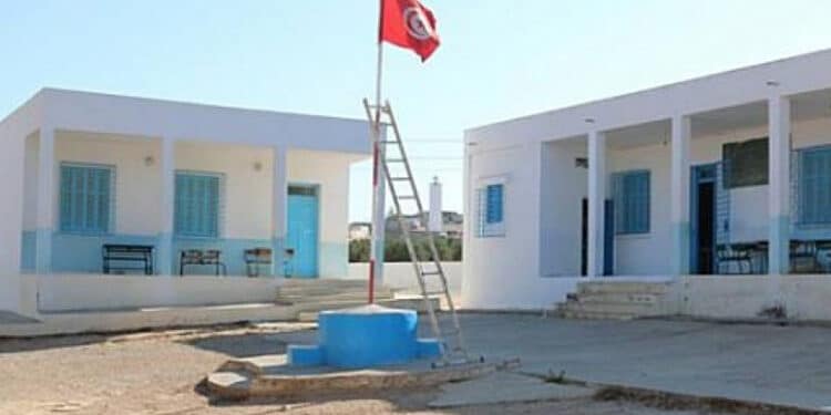 Un Tunisien à l'étranger fait don de 150 mille dinars pour restaurer son ancienne école