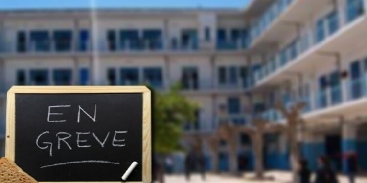 Annulation de la grève de l'enseignement de base