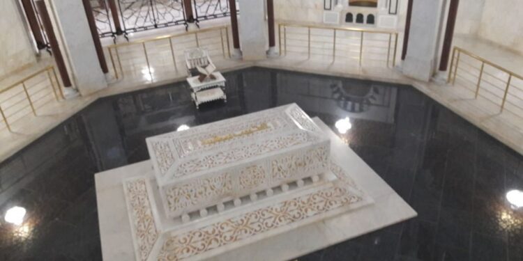 Dix-neuf ans après : À Skanès et Monastir, la mémoire vive de Bourguiba