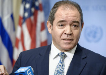 Le ministre alg&eacute;rien des Affaires &eacute;trang&egrave;res en visite en Tunisie
