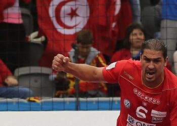 Issam Tej, l'embl&eacute;matique handballeur tunisien, met fin &agrave; sa carri&egrave;re