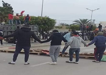 Sfax : Trois routes bloqu&eacute;es &agrave; cause des protestations