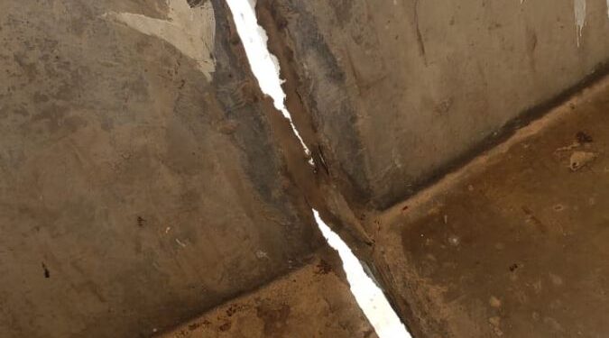 Une partie du stade de Rades fissurée !