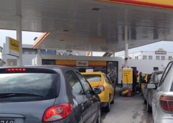 P&eacute;nurie de carburant... Agac&eacute;s, les Tunisiens attendent la fin de la gr&egrave;ve !