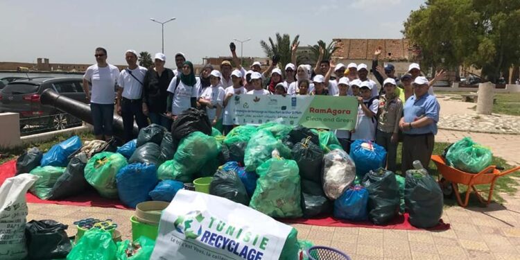 Ghar El Melh : 400 kg de déchets collectés en deux heures grâce aux jeunes
