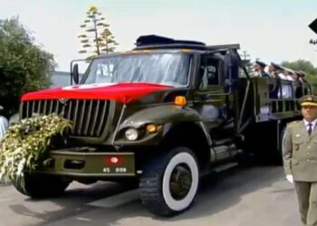 Le cortège funèbre quitte Dar Essalem vers la palais de Carthage