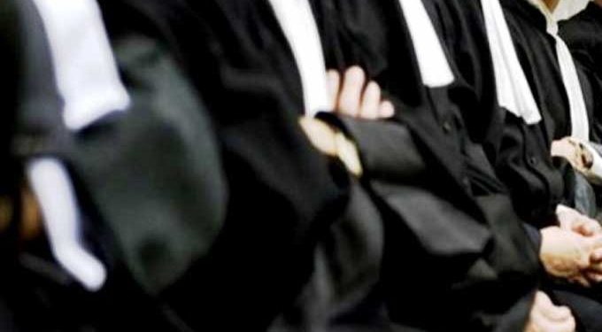 Polémique : Un avocat tue le cambrioleur de sa maison et se fait arrêter