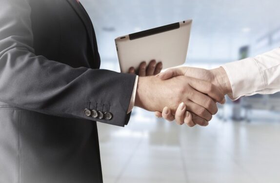 Tunisie : Les diplômés en économie-gestion obtiennent un emploi après quatre ans