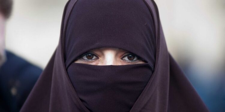 Interdiction du niqab : Le gouvernement ne renoncera pas à sa décision