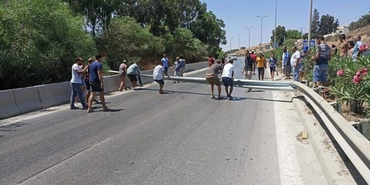Coupure d'eau : La route menant vers Bizerte bloquée par des protestataires