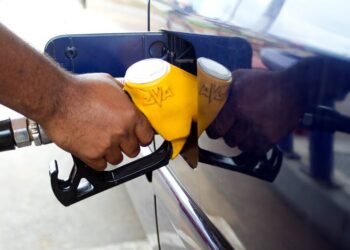 Désaccord entre le gouvernement et le FMI autour de la hausse des prix du carburant