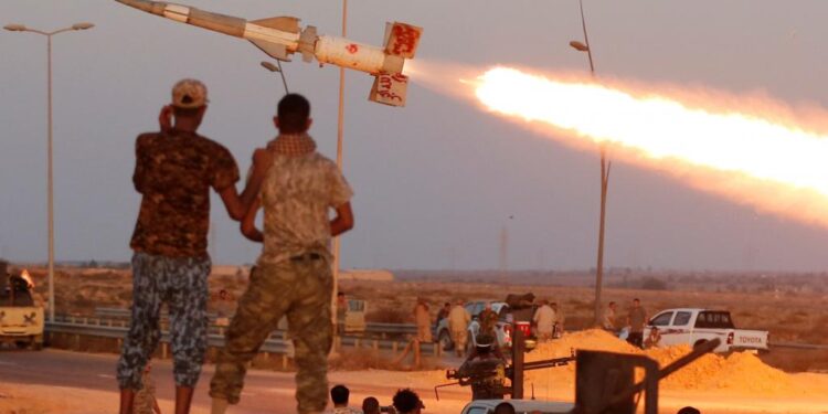 Tripoli : Les Libyens fêtent l'aïd sous les bombardements