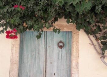 A Djerba : Erriadh, une ville d'art et des portes au charme subtil