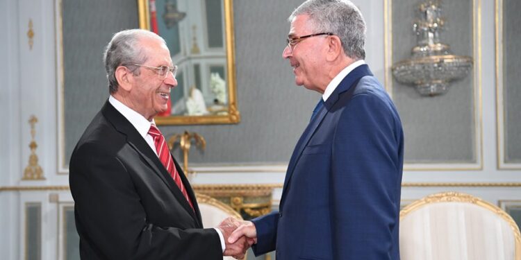 Tunisie : Ennaceur rencontre Zbidi, puis Chahed