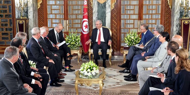 Ennaceur reçoit une délégation de la Chambre des Représentants du Sénat américain