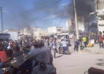 A Sidi Bouali, des affiches de candidats brûlées