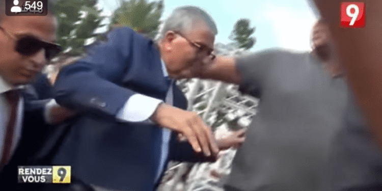 Le journaliste Houcem Hamad agressé par l’équipe de Zbidi