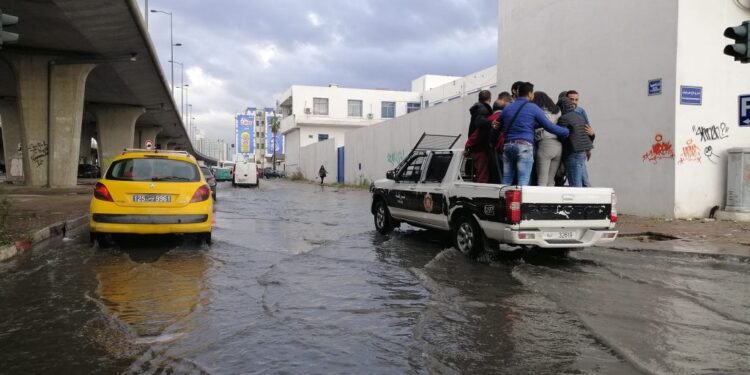 Pluies diluviennes : Le Grand-Tunis paralysé