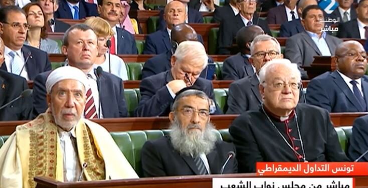 Trois dignitaires religieux côte à côte : Un message de concorde