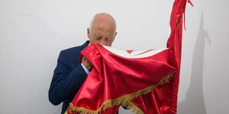 Sondages "sortie des urnes" : Kais Saied élu nouveau président de la République
