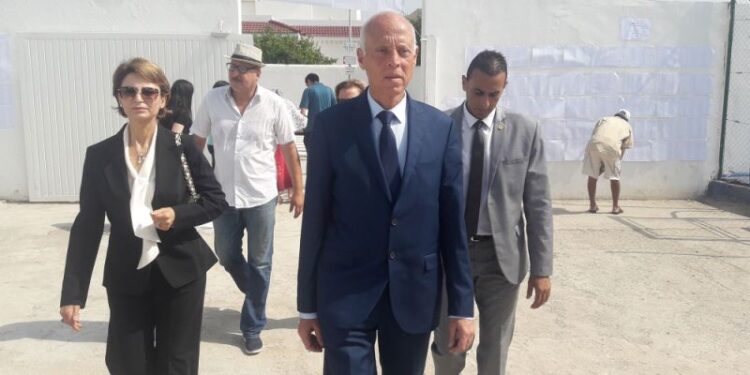 Aussitôt élu, la municipalité embellit les environs de la maison de Saied