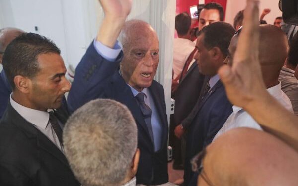 Présidentielle : Les supporters de Kais Saied fêtent, déjà, sa victoire !