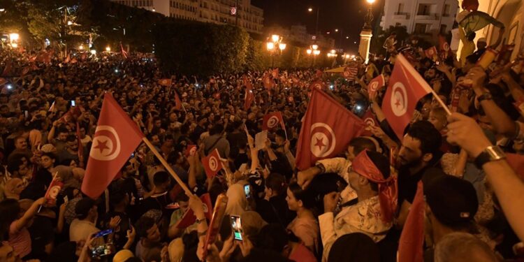 Tunis : Liesse populaire exceptionnelle à l'avenue Habib Bourguiba