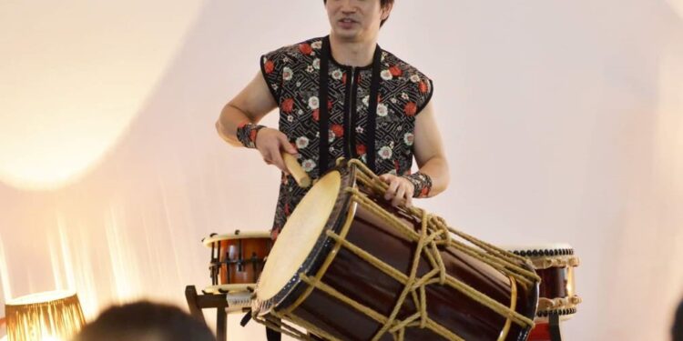 Bhar Lazreg : Deux artistes japonais font bouger les lignes de la solidarité