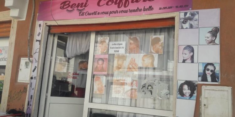 Tendance : Une coupe afro? C'est par ici à Bhar Lazreg!