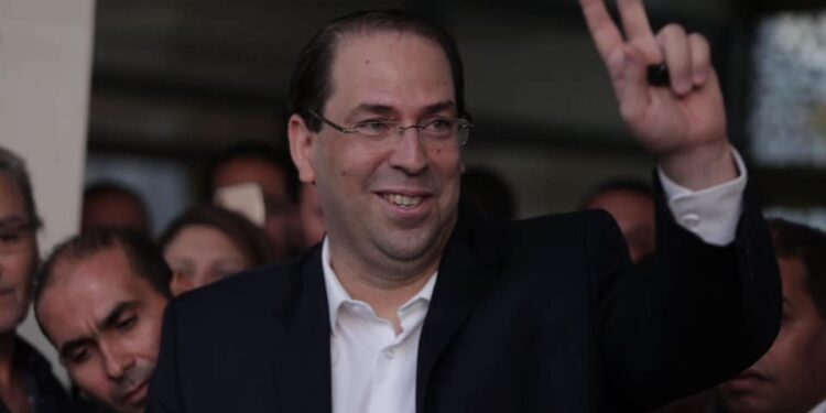 Avant son départ, Chahed promet de signer des décrets relatifs à la lutte contre la corruption