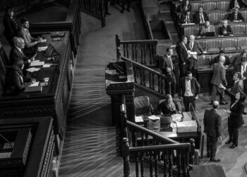 Abir Moussi :  "Nous ne céderons jamais le pays à Ghannouchi"