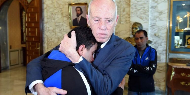 Kais Said reçoit un groupe de jeunes chômeurs