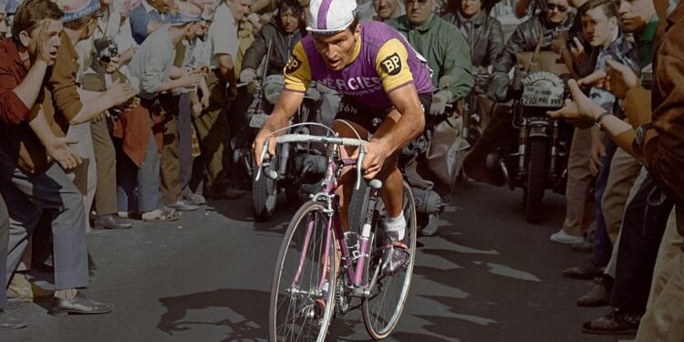 Décès de Raymond Poulidor, légende du cyclisme français et éternel second