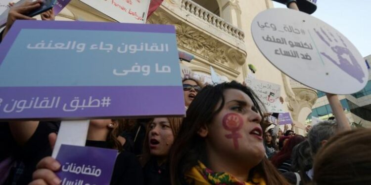 Marche à Tunis contre la violence à l'égard des femmes