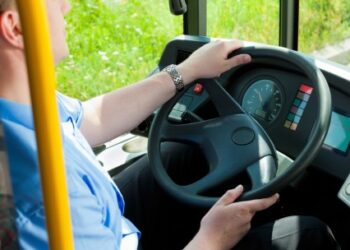 Des soupçons de corruption dans l'examen de la conduite des bus et camions