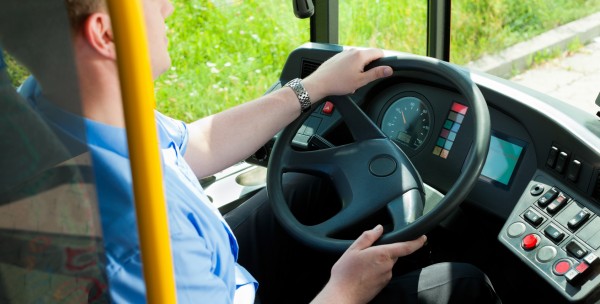 Des soupçons de corruption dans l'examen de la conduite des bus et camions